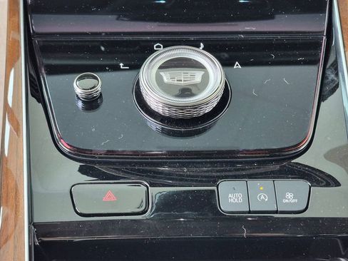 New 2026 Cadillac Escalade ESV Platinum Sport w/ LPO, ONYX Package AWD/4WD image 18