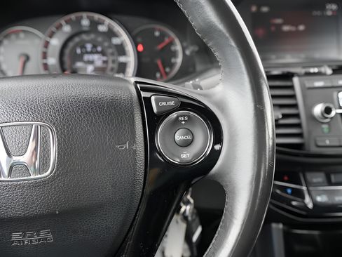 Used 2017 Honda Accord Sport image 25