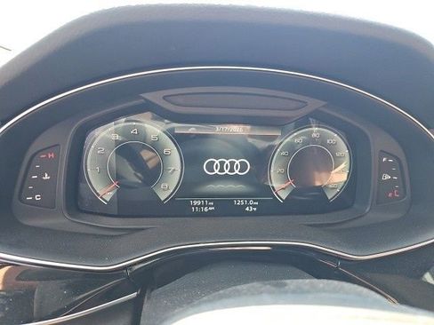 Used 2023 Audi Q7 2.0T Premium w/ Convenience Package image 2