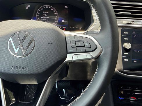 Used 2023 Volkswagen Tiguan SE FWD image 19