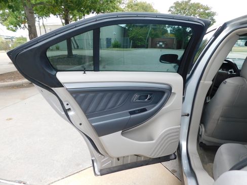 Used 2011 Ford Taurus SEL w/ 201A Rapid Spec Order Code image 16