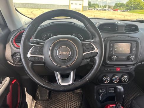 Used 2017 Jeep Renegade Trailhawk w/ Cold Weather Group II AWD/4WD image 10