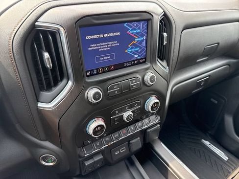 Used 2022 GMC Sierra 2500 AT4 w/ AT4 Premium Plus Package AWD/4WD image 20