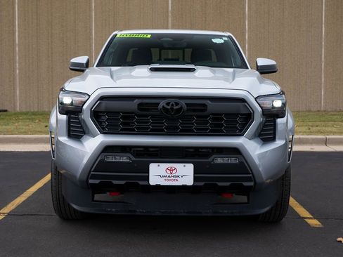 New 2026 Toyota Tacoma TRD Sport w/ TRD Sport Upgrade Package image 3