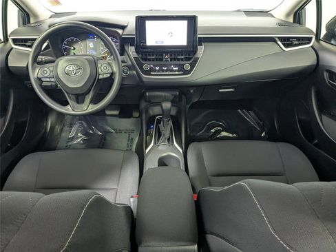 Certified 2025 Toyota Corolla LE image 31