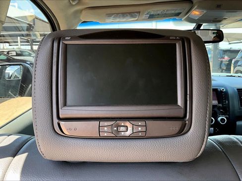 Used 2010 Toyota Sequoia Limited AWD/4WD image 28