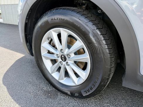 Used 2020 Kia Sorento LX AWD/4WD image 13