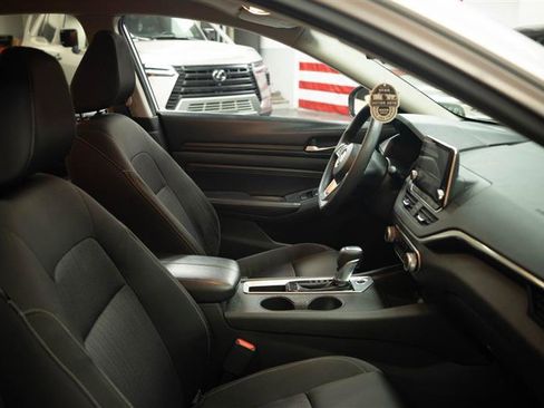 Used 2019 Nissan Altima 2.5 S FWD image 14