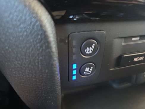 Used 2018 Honda Pilot Elite image 22