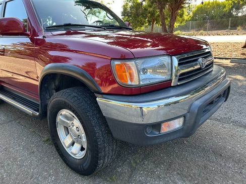 Used 2000 Toyota 4Runner SR5 w/ Upgrade Value Pkg 2 AWD/4WD image 12