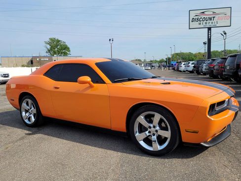 Used 2014 Dodge Challenger SXT Plus image 5