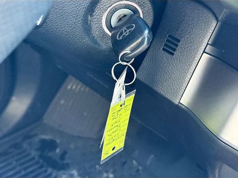 Used 2022 Toyota Tacoma SR5 w/ Technology Package image 31