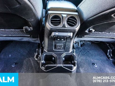 Used 2024 Jeep Wrangler Rubicon image 31