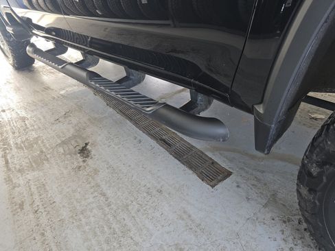 Used 2024 Chevrolet Silverado 2500 LT w/ Convenience Package image 15