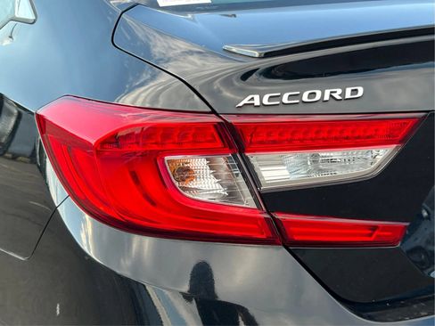 Used 2018 Honda Accord Sport image 34