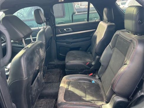 Used 2018 Ford Explorer XLT w/ Equipment Group 202A image 18