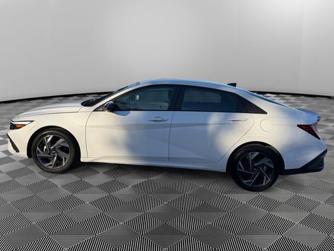Certified 2025 Hyundai Elantra Sport image 4