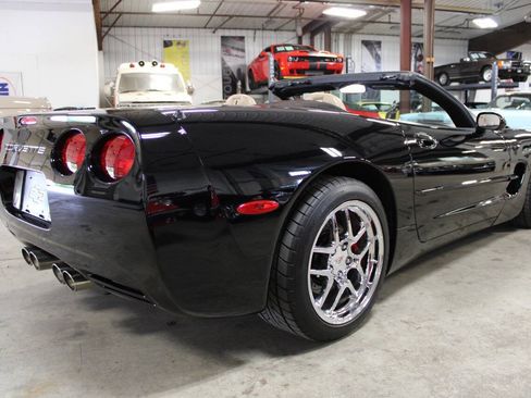 Used 1999 Chevrolet Corvette Convertible w/ Memory Pkg RWD image 23