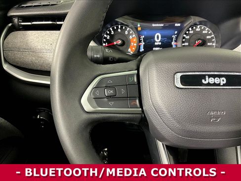 Used 2024 Jeep Compass Latitude AWD/4WD image 11