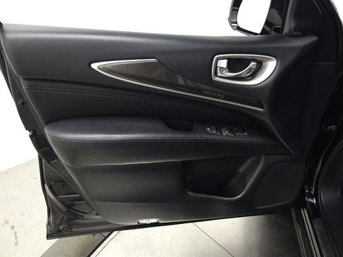 Used 2019 INFINITI QX60 Luxe w/ Essential Package image 12