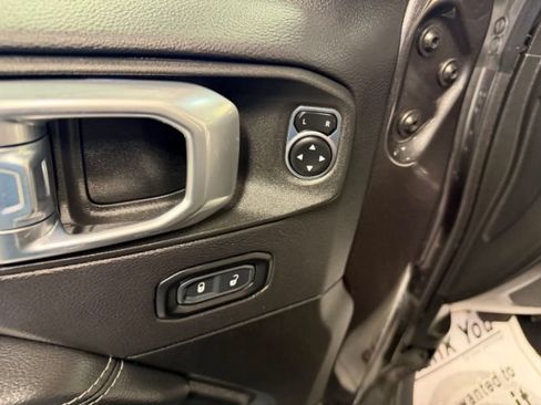 Used 2023 Jeep Wrangler Unlimited Sahara w/ Cold Weather Group AWD/4WD image 9