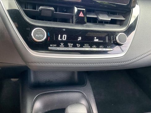 Used 2024 Toyota Corolla SE FWD image 32