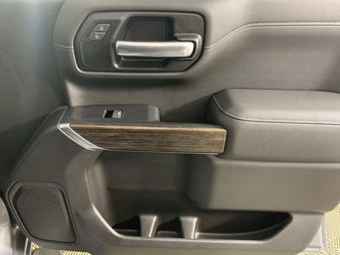 Used 2019 GMC Sierra 1500 SLE w/ SLE Value Package image 28