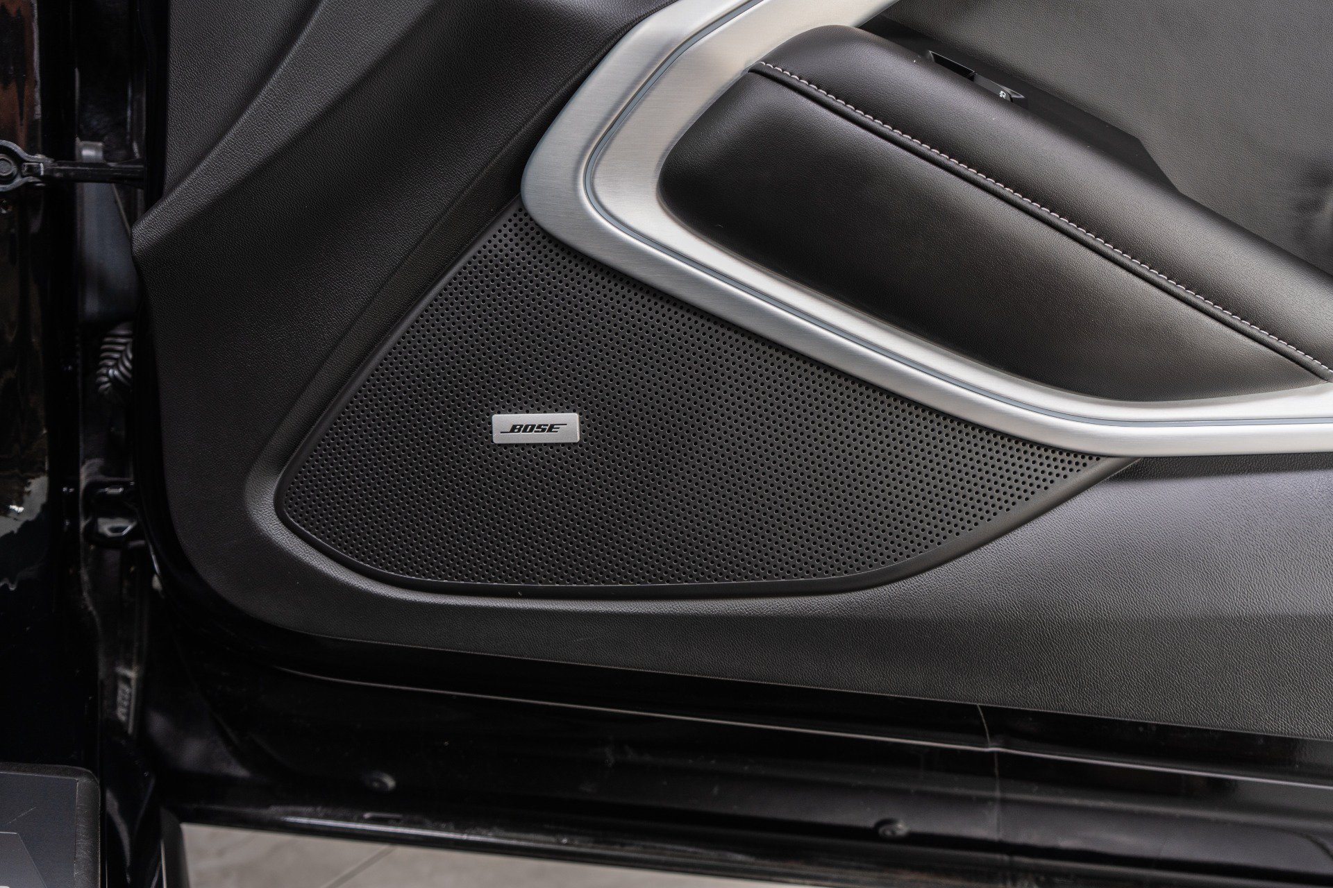 Used 2018 Chevrolet Camaro SS RWD image 40