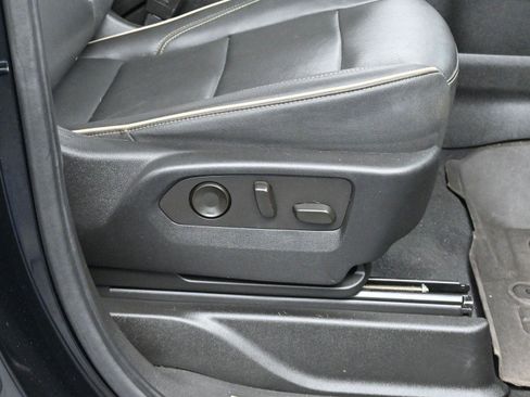 Used 2021 GMC Yukon XL SLT w/ SLT Premium Package image 37