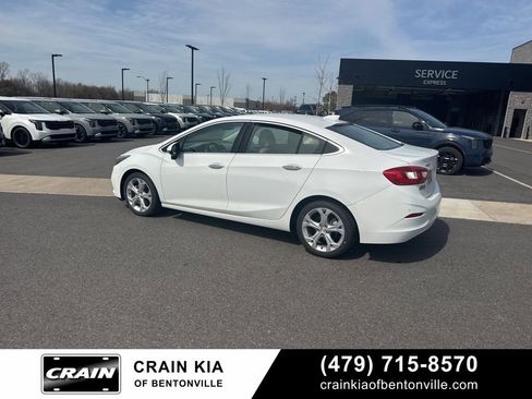 Used 2017 Chevrolet Cruze Premier w/ Enhanced Convenience Package image 9