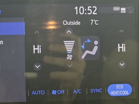 Used 2021 Toyota Sienna Limited image 35