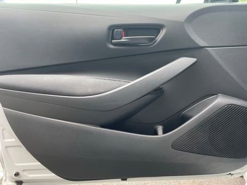 Used 2024 Toyota Corolla LE FWD image 9