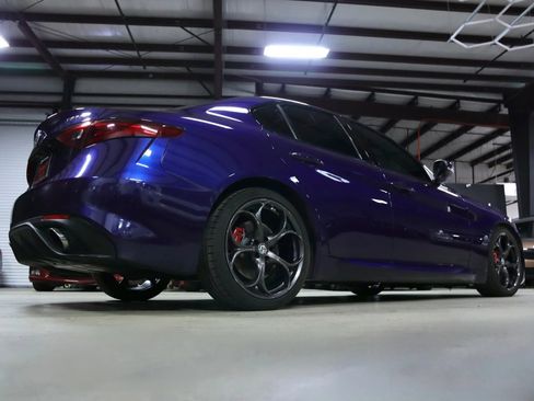 Used 2017 Alfa Romeo Giulia Ti w/ TI 19" Sport Package image 10