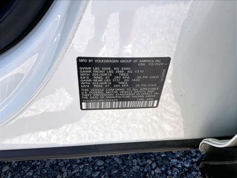 Used 2024 Volkswagen Atlas Peak Edition SE AWD/4WD image 35