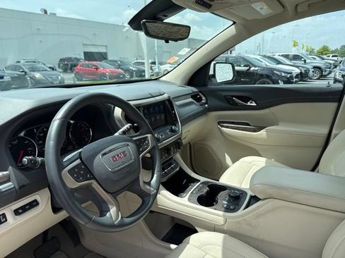 Used 2023 GMC Acadia Denali w/ Denali Technology Package AWD/4WD image 16