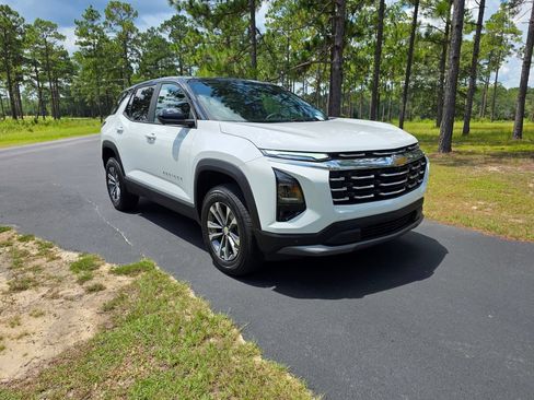 New 2027 Chevrolet Equinox LT w/ Safety and Technology Package FWD image 8