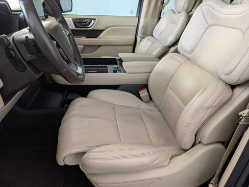 Used 2020 Lincoln Navigator Reserve w/ Equipment Group 208A Reserve image 5