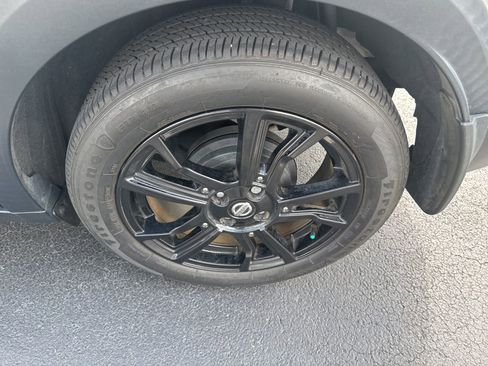 Used 2020 Nissan Kicks SR w/ Exterior Package image 10