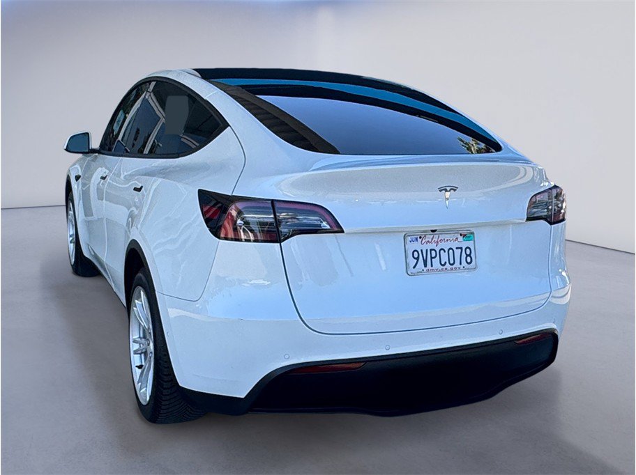 Used 2022 Tesla Model Y Long Range AWD/4WD image 4