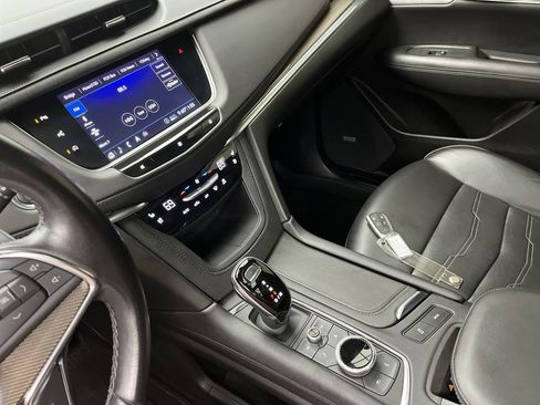 Certified 2020 Cadillac XT5 Sportv w/ Platinum Package AWD/4WD image 19