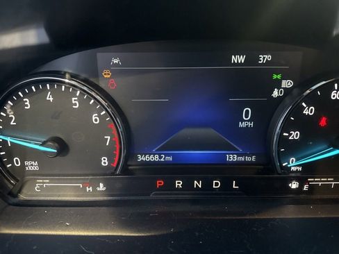 Used 2022 Ford Explorer XLT w/ Equipment Group 202A image 10