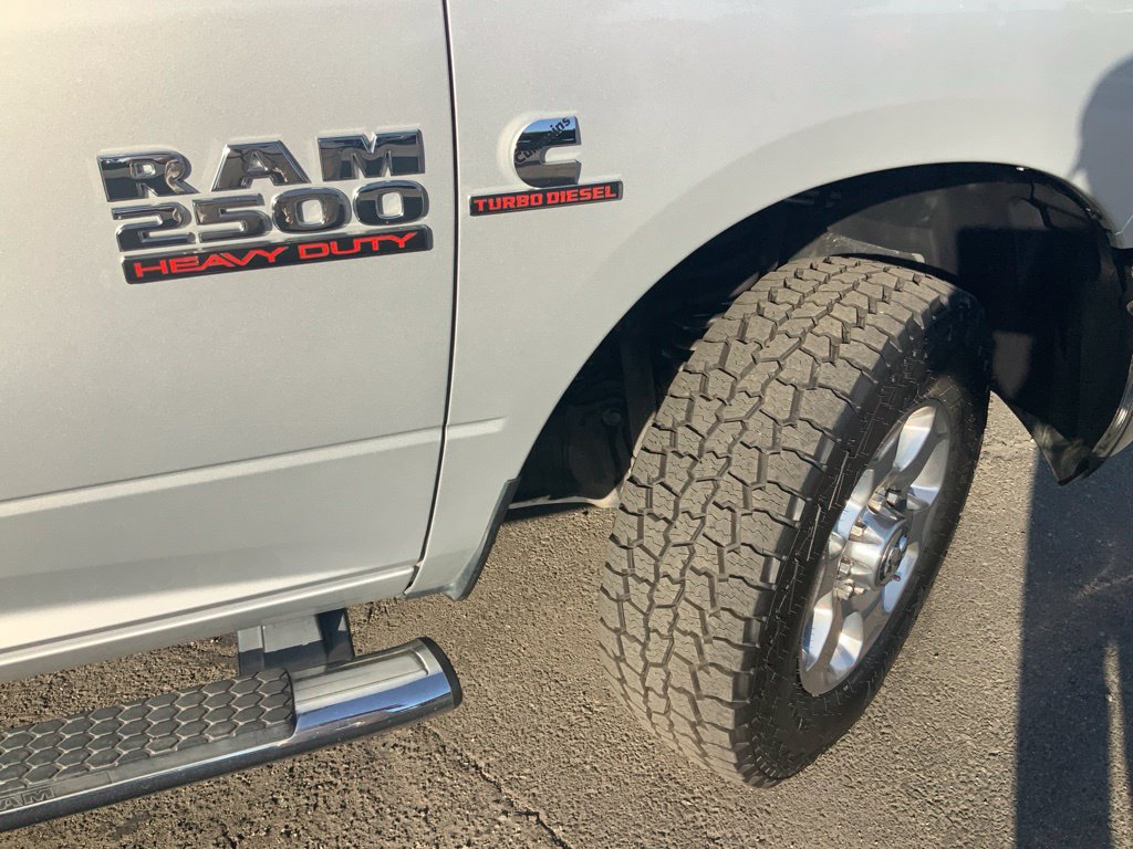 Used 2018 RAM 2500 SLT w/ Luxury Group AWD/4WD image 12