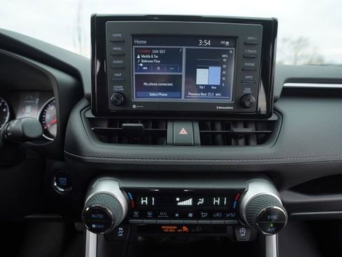 Used 2022 Toyota RAV4 XLE w/ Convenience Package image 29