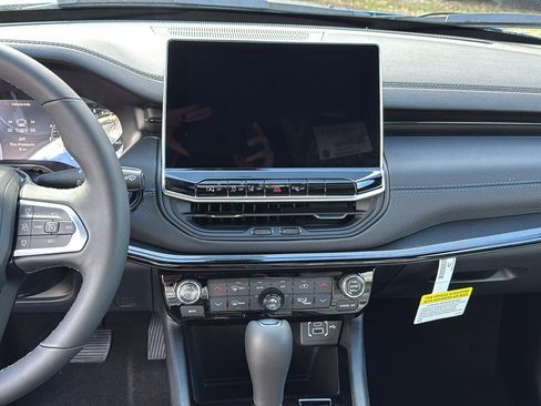 New 2026 Jeep Compass Limited image 15