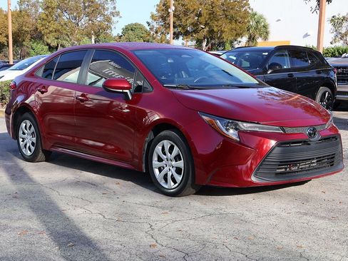 Used 2023 Toyota Corolla LE image 2