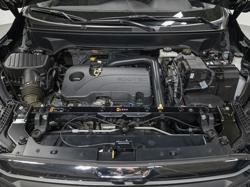 Used 2023 GMC Terrain SLE w/ Driver Convenience Package image 11