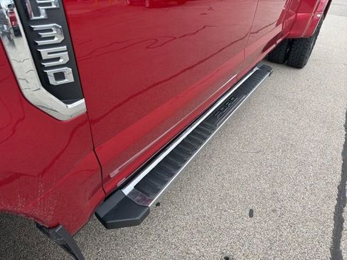 Used 2022 Ford F350 Lariat w/ Lariat Value Package AWD/4WD image 4