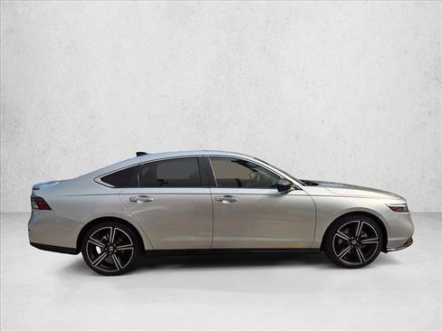 Used 2024 Honda Accord Sport image 4