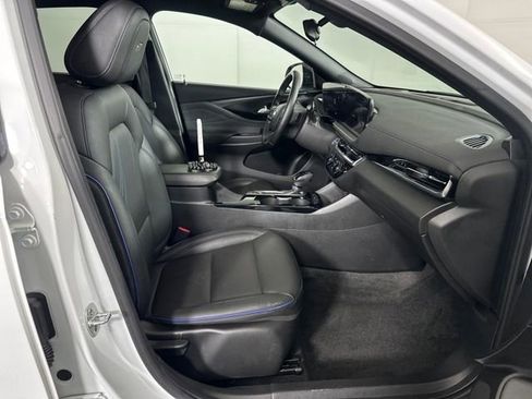 Used 2024 Buick Envista Sport Touring w/ Advanced Safety Package FWD image 28