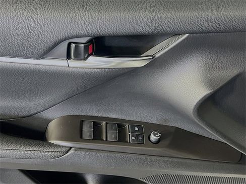 Used 2021 Toyota Camry XSE image 11